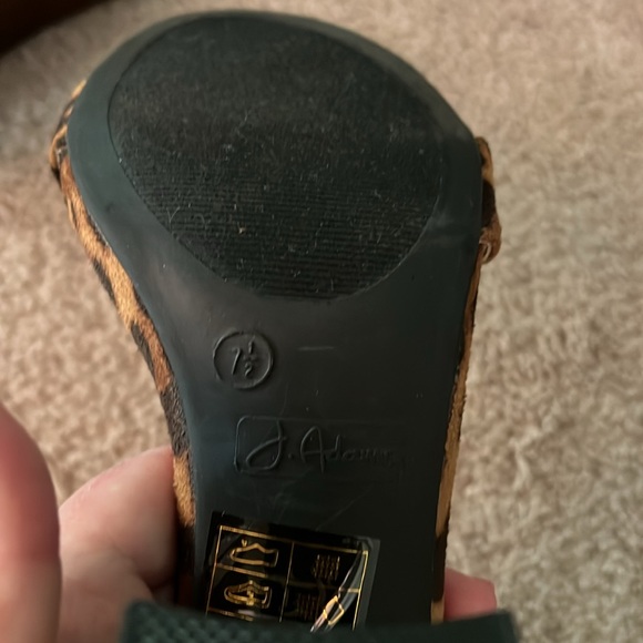 J. Adam’s cheetah print strap sandals size 7.5 - Picture 4 of 4